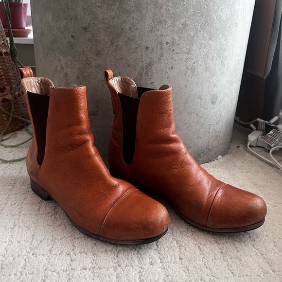 Poppy Barley Chestnut Ankle Booties - Picture 2 of 9